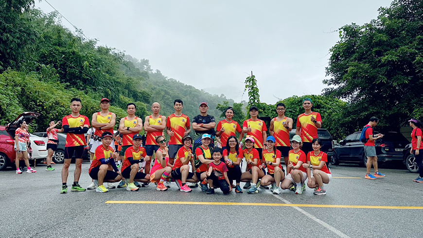 CHẠY ĐUA VỚI NẮNG NÓNG - TÂY HÀ NỘI RUNNERS