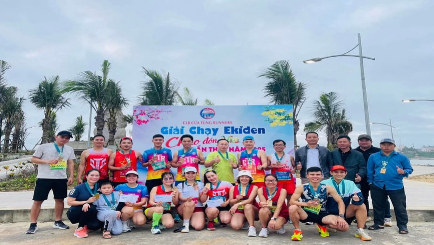 CTR-THÁNG 5 RỰC LỬA