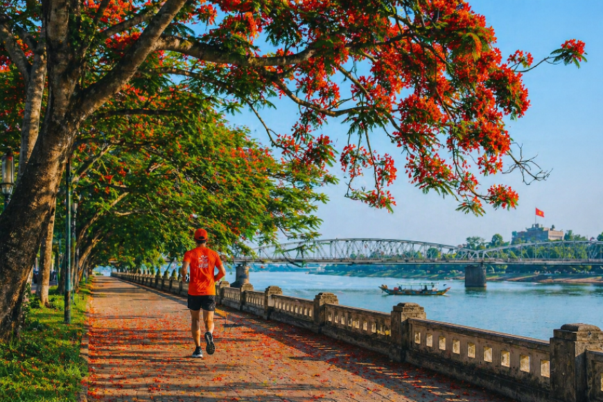 Chạy cùng mùa hoa phượng tháng 5