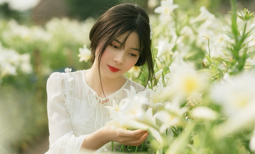 Ban CT - Tháng Tư loa kèn mỏng manh