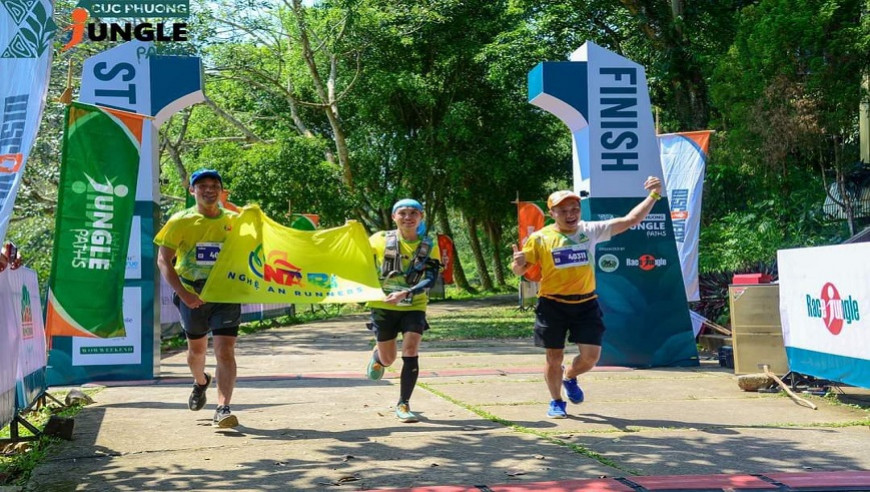 PHỦ QUỲ RUNNERS - TUNG TĂNG CUỐI TUẦN