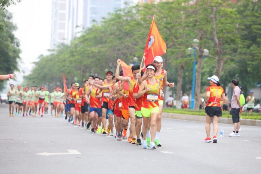Tây Hà Nội Runner chúc mừng sinh nhật tháng 6 CLB Nghệ An Runners, Sơn Tây Runners và Quảng Trị Runners