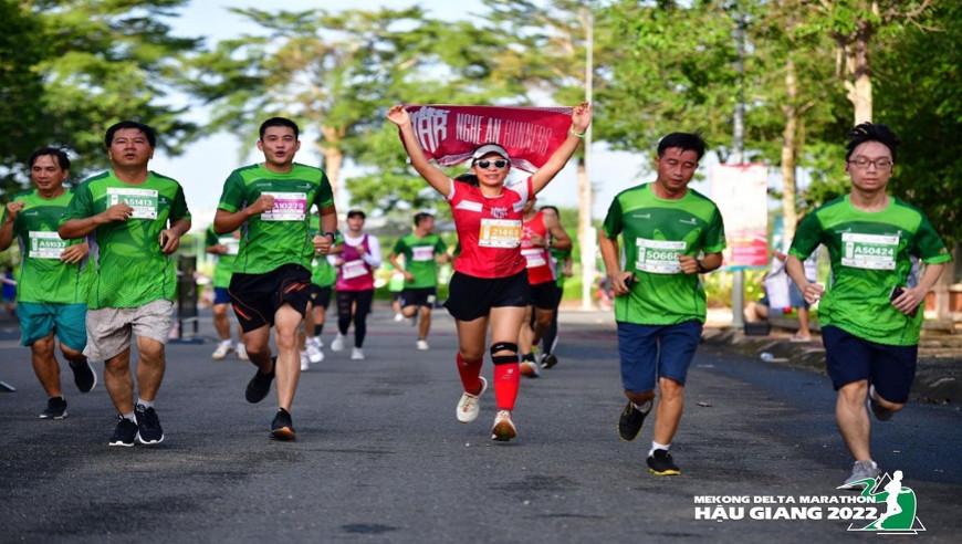 PHỦ QUỲ RUNNERS -  TUNG TĂNG CUỐI TUẦN T7