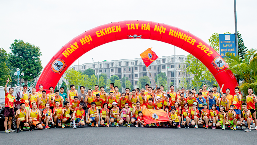 CHÂN TO MỪNG SINH NHẬT TÂY HÀ NỘI RUNNERS 3 TUỔI