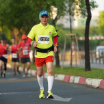 Mệt thì nghỉ , rồi chạy tiếp chứ ko bỏ cuộc.