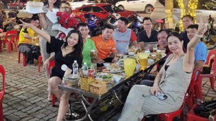 Bò Húc chống lười hàng tuần