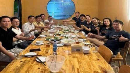 Bò Húc chống lười tháng 12 2024