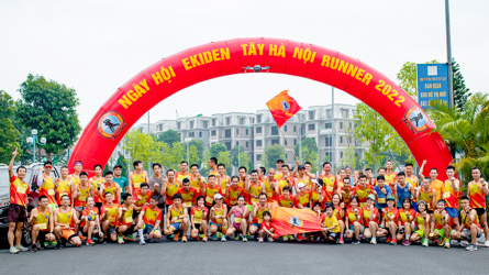 CHÂN TO MỪNG SINH NHẬT TÂY HÀ NỘI RUNNERS 3 TUỔI